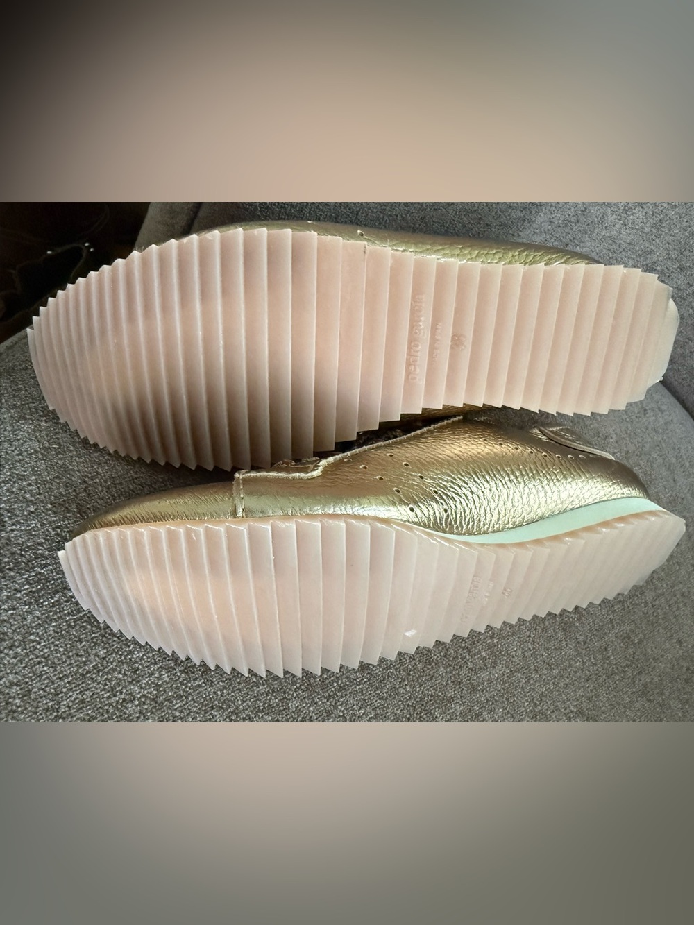 Pedro Garcia Metallic Gold Low-Profile Lace-Up Sneaker sizes 38 - Picture 5 of 9